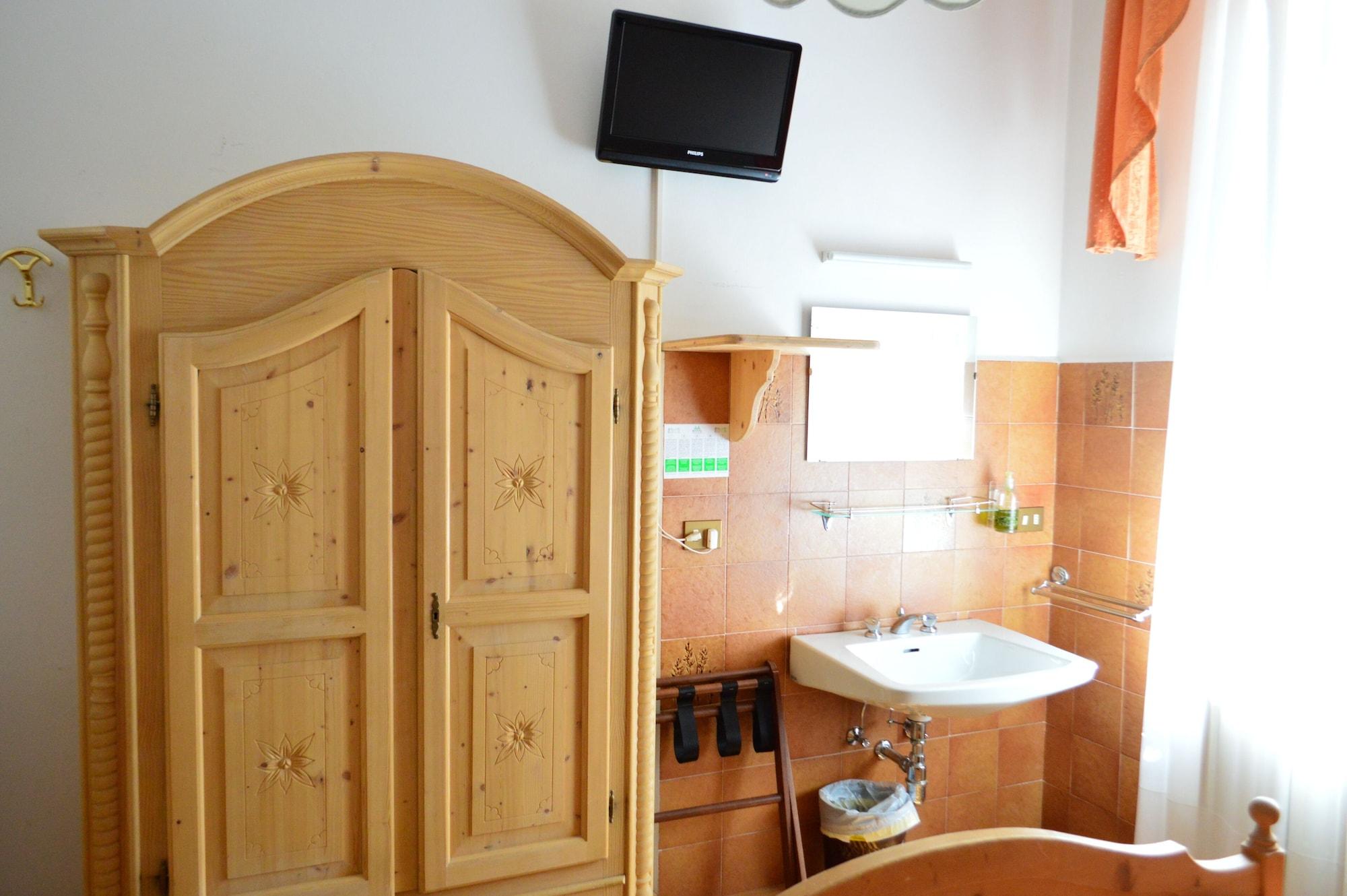 Hotel Montana Cortina d'Ampezzo Luaran gambar