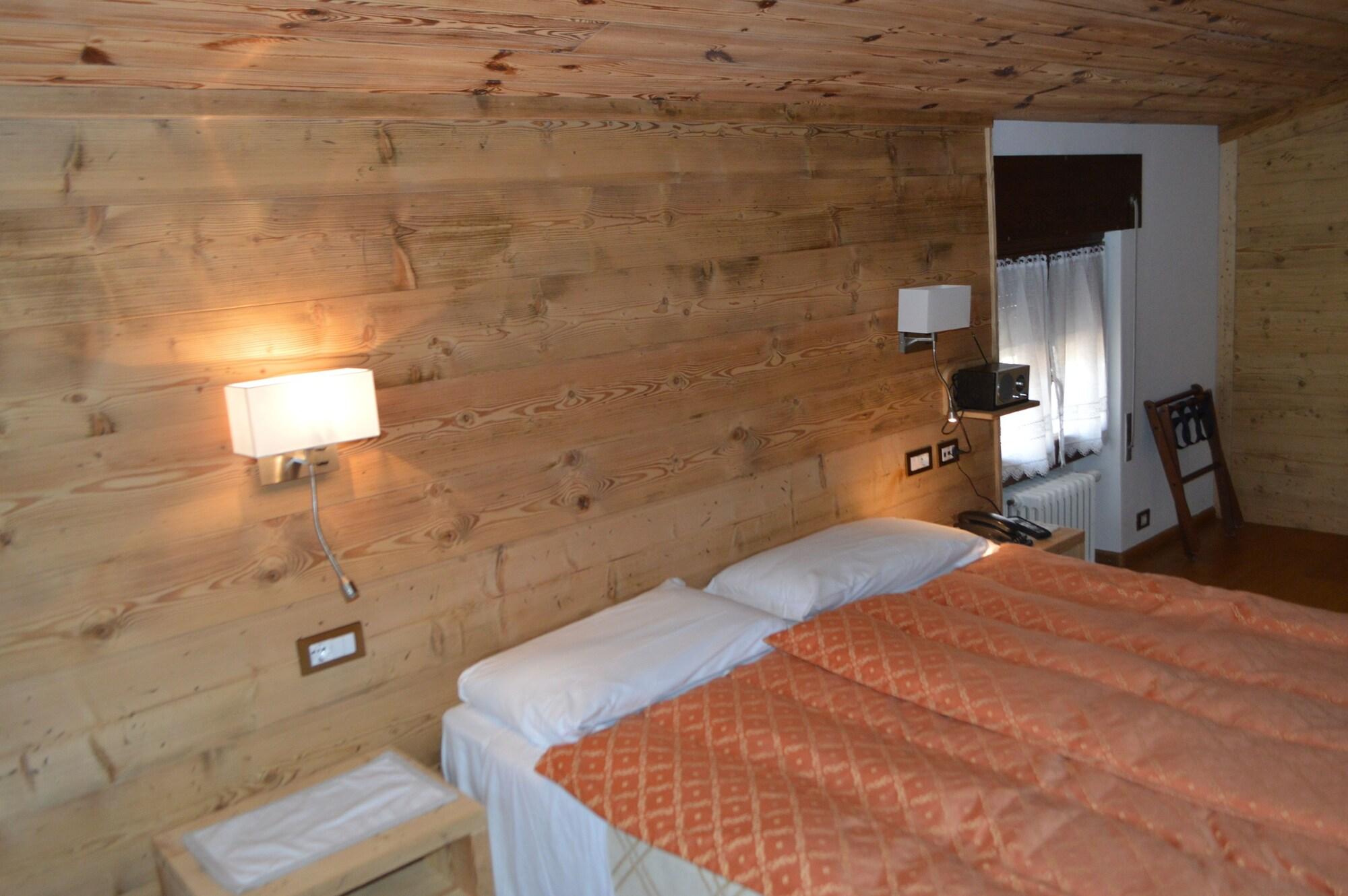 Hotel Montana Cortina d'Ampezzo Luaran gambar