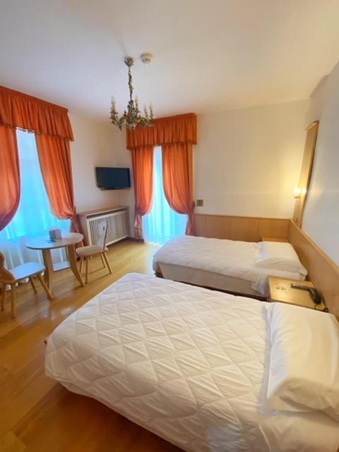 Hotel Montana Cortina d'Ampezzo Luaran gambar