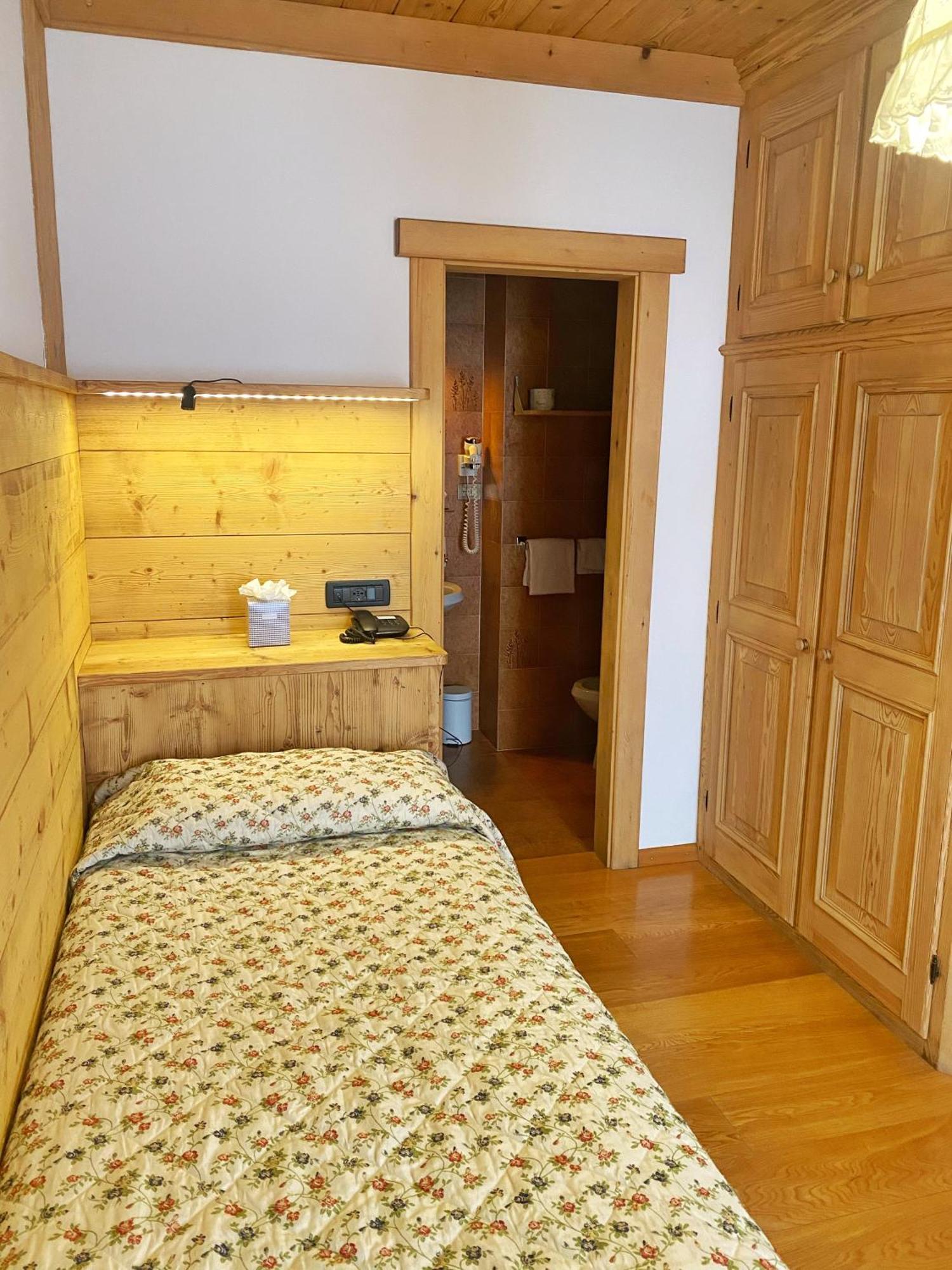 Hotel Montana Cortina d'Ampezzo Luaran gambar