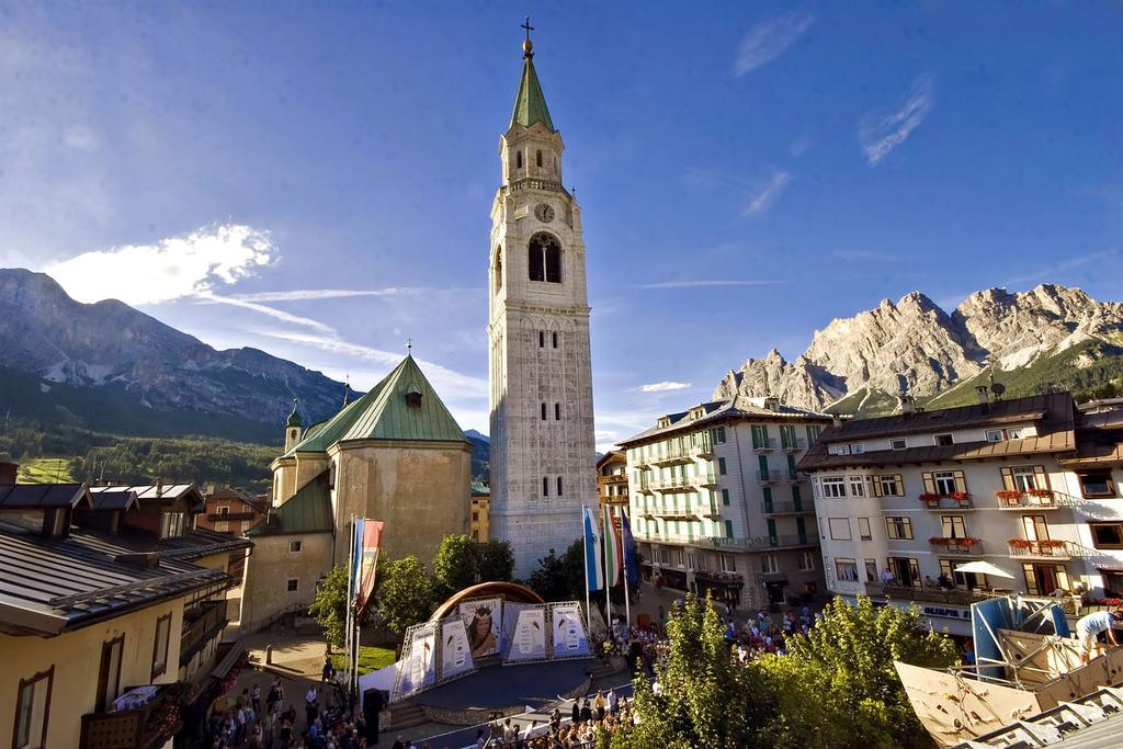 Hotel Montana Cortina d'Ampezzo Luaran gambar
